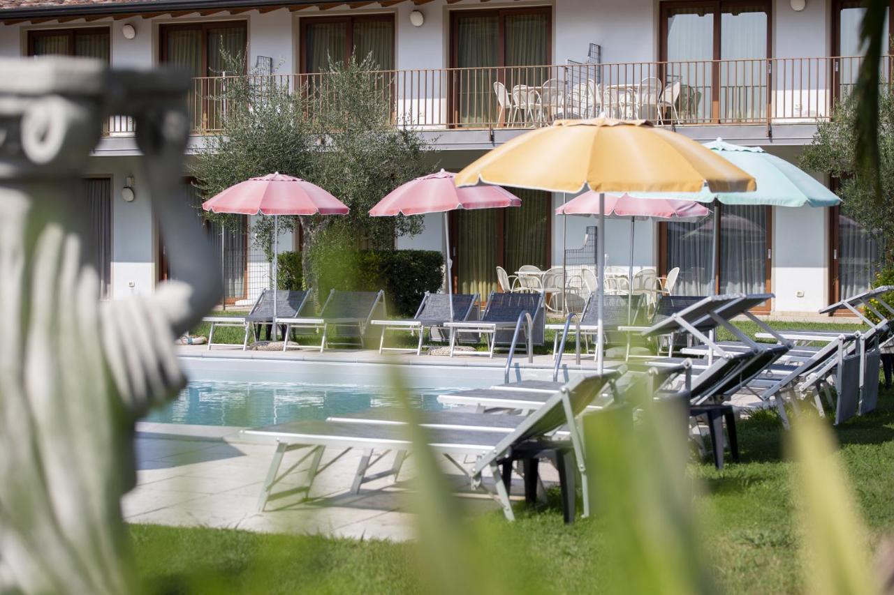 Residence Molino - Holiday Apartments Manerba del Garda Buitenkant foto