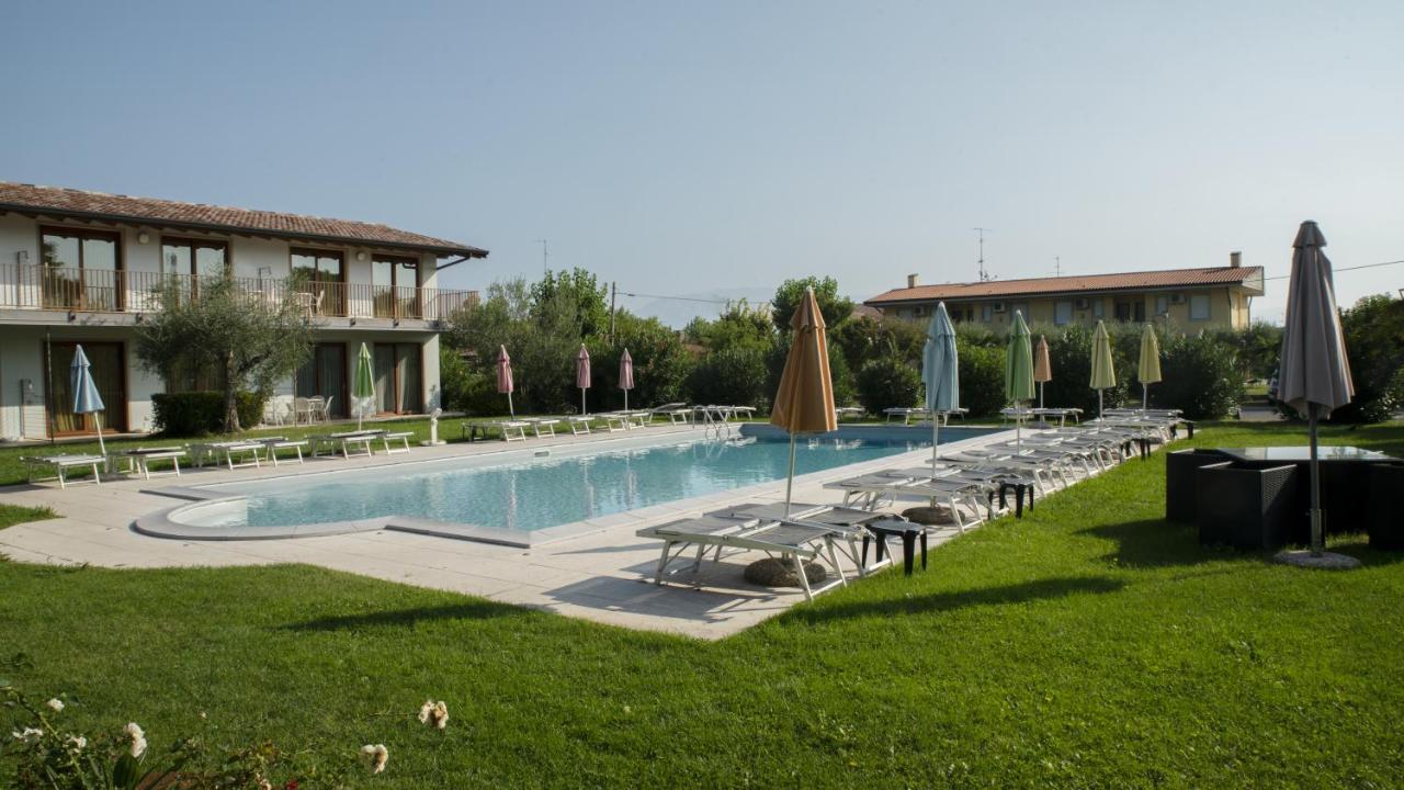 Residence Molino - Holiday Apartments Manerba del Garda Buitenkant foto