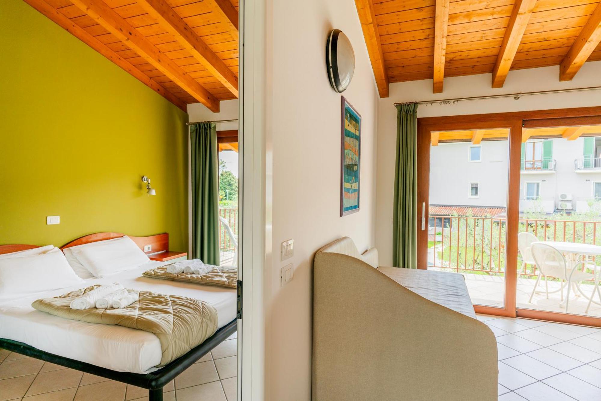 Residence Molino - Holiday Apartments Manerba del Garda Buitenkant foto