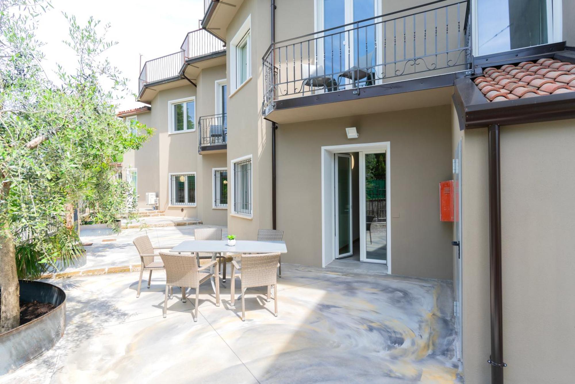 Residence Molino - Holiday Apartments Manerba del Garda Buitenkant foto