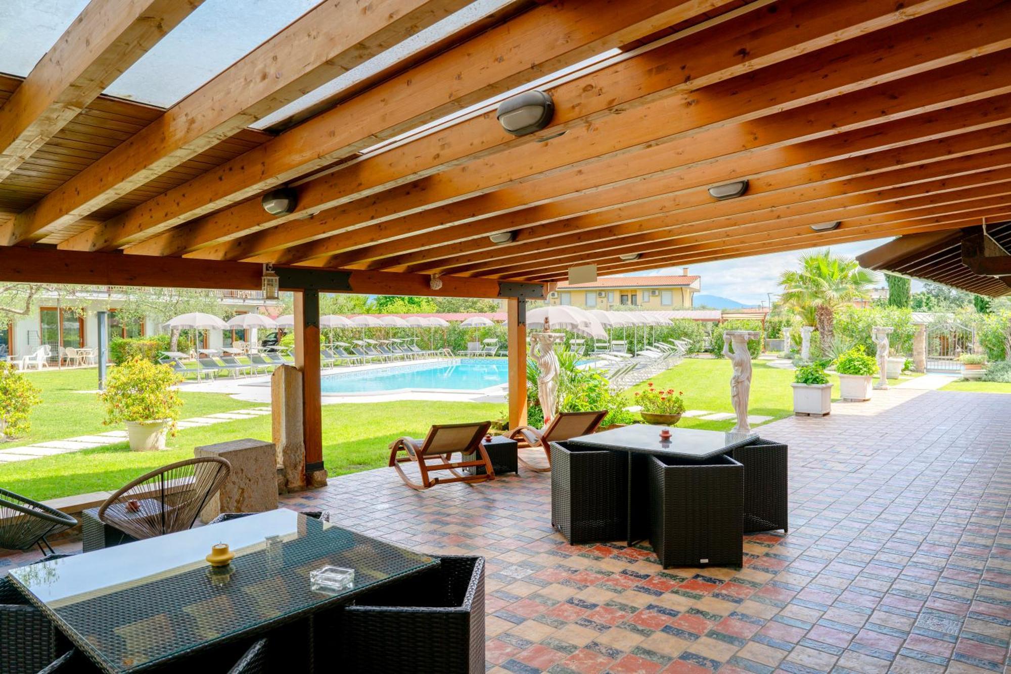 Residence Molino - Holiday Apartments Manerba del Garda Buitenkant foto