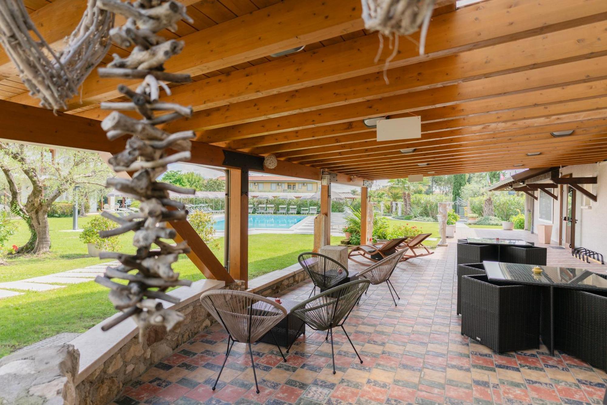 Residence Molino - Holiday Apartments Manerba del Garda Buitenkant foto