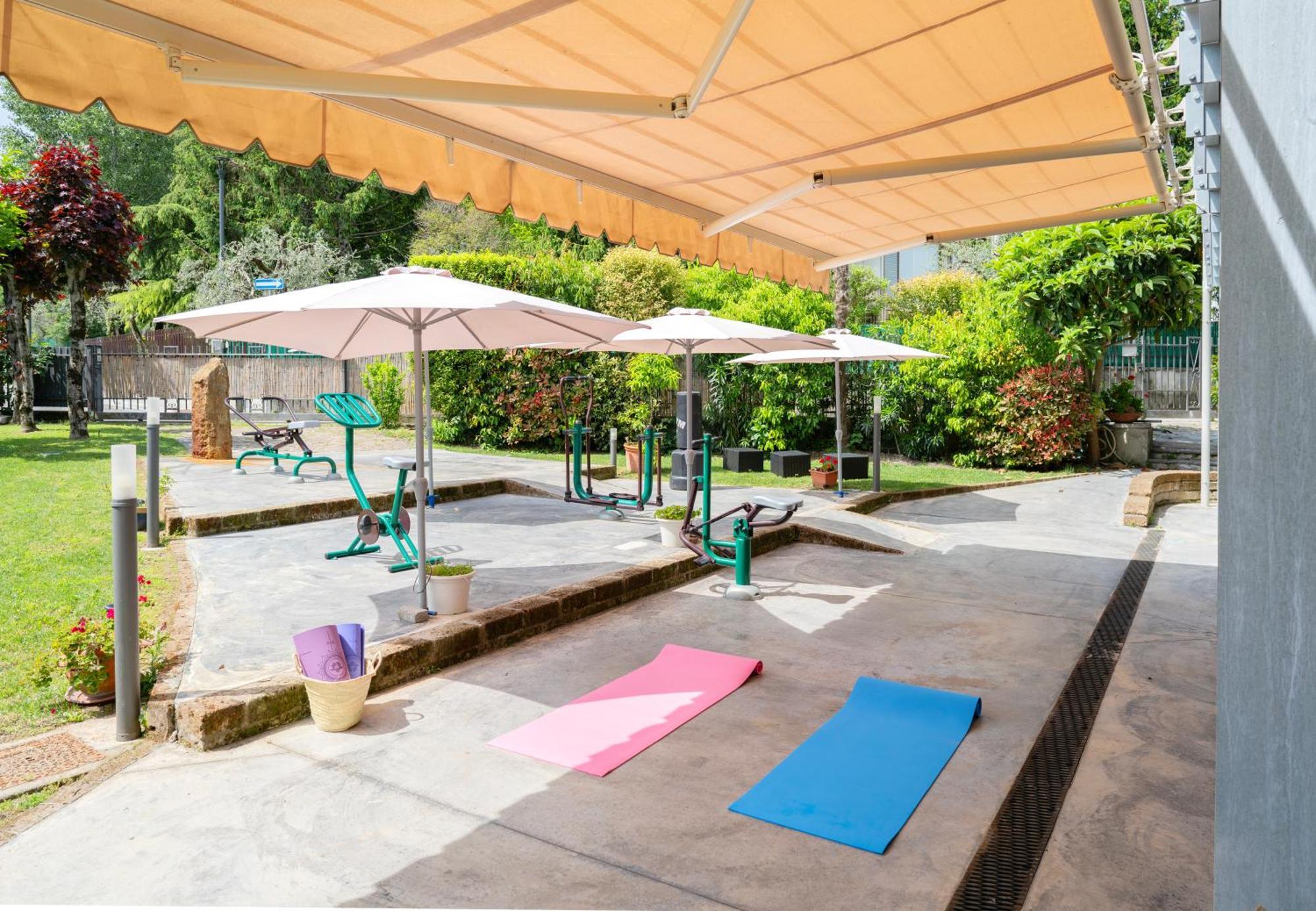 Residence Molino - Holiday Apartments Manerba del Garda Buitenkant foto
