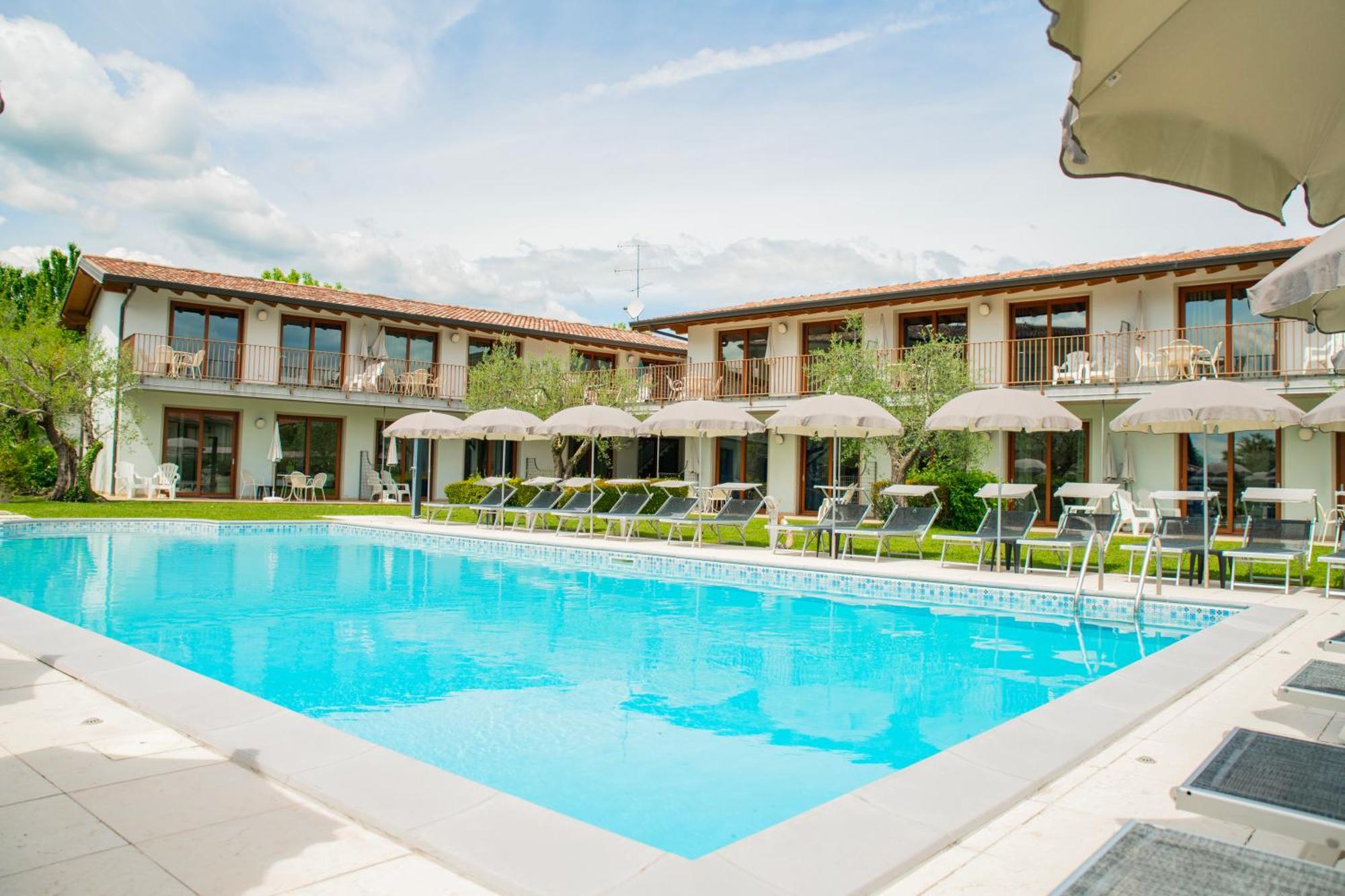 Residence Molino - Holiday Apartments Manerba del Garda Buitenkant foto