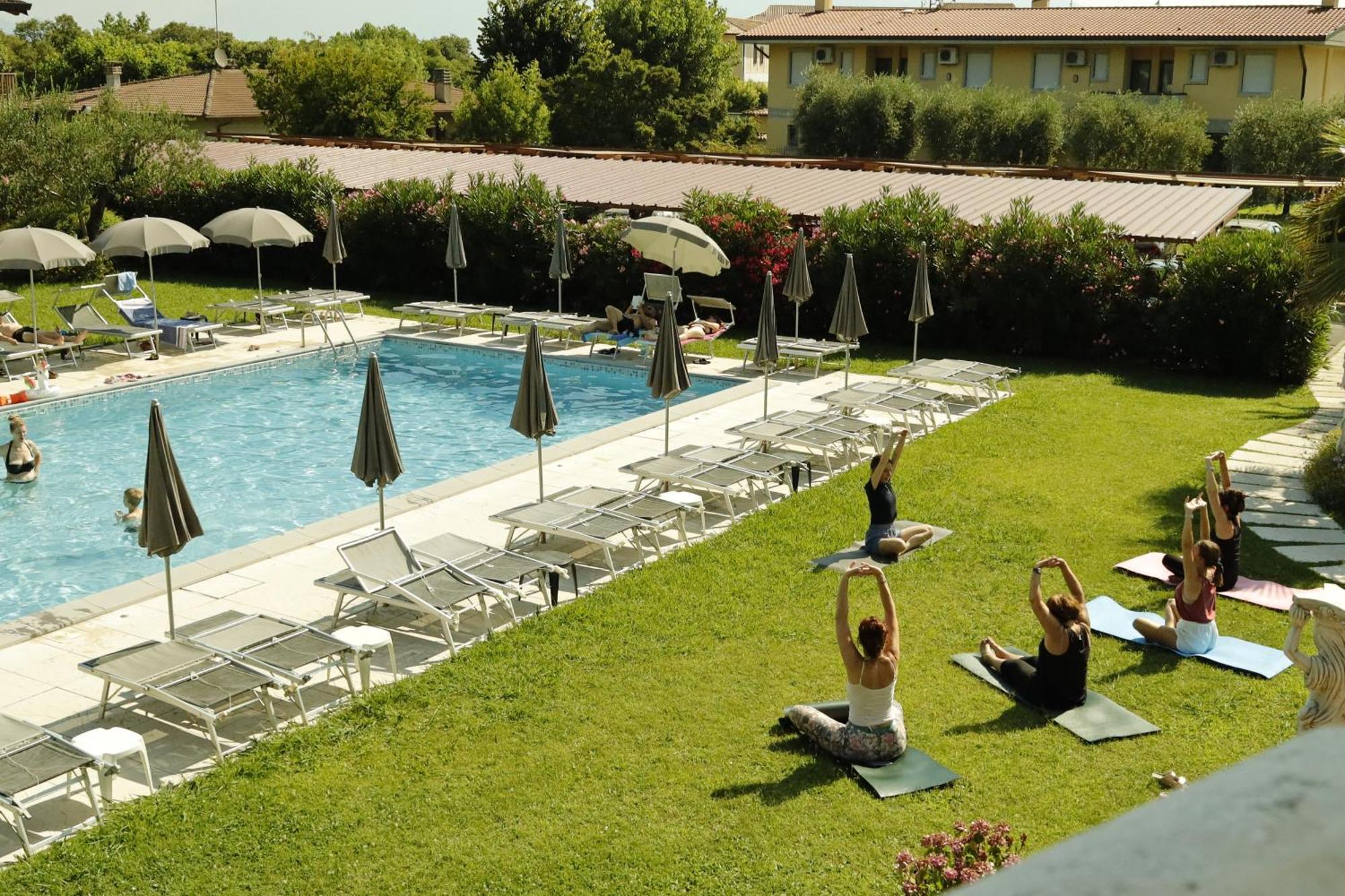 Residence Molino - Holiday Apartments Manerba del Garda Buitenkant foto