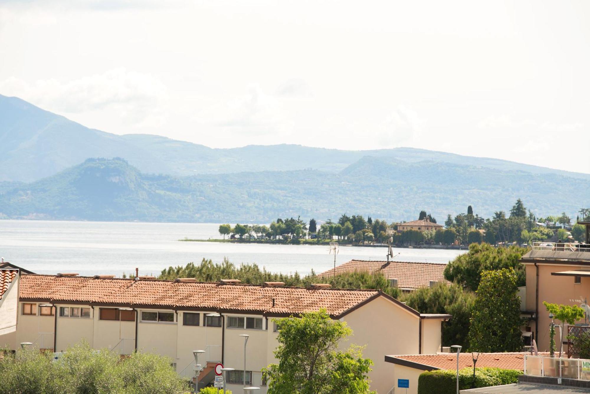 Residence Molino - Holiday Apartments Manerba del Garda Buitenkant foto